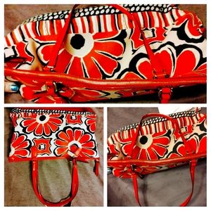 Brand name Lg Coach Purse w/ Satin Dustbag